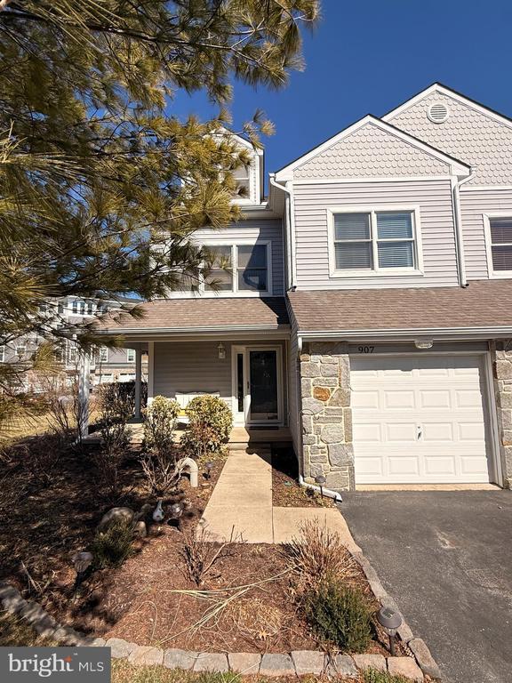 Photo - 907 Auckland Way