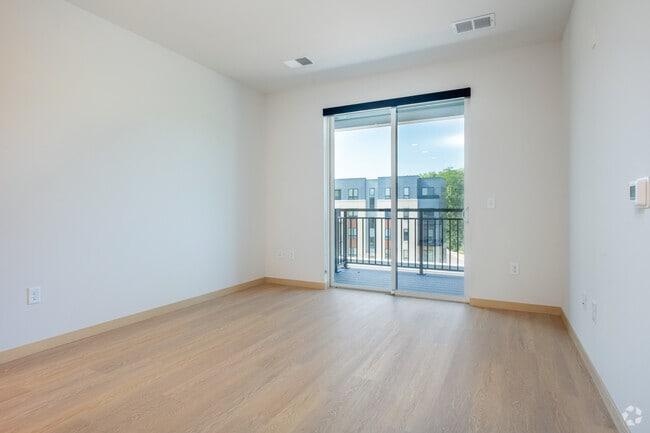 1BR, 1BA - 722SF