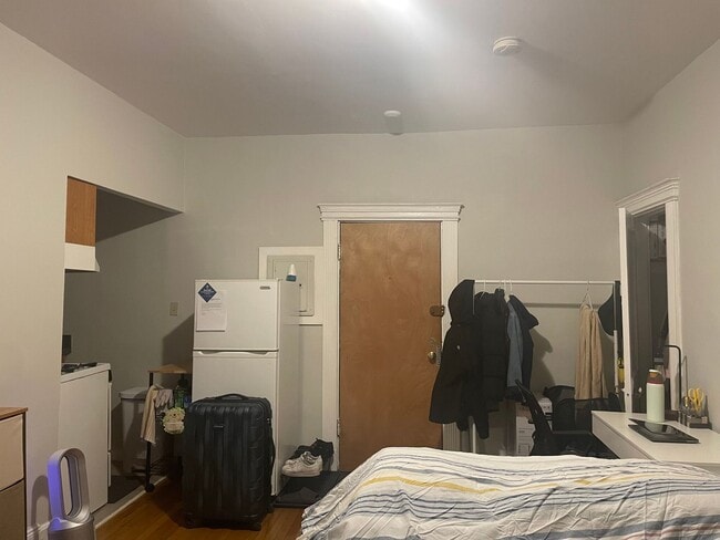 Photo - Fenway Studio, close to everything, new to the market, ht/hw included!