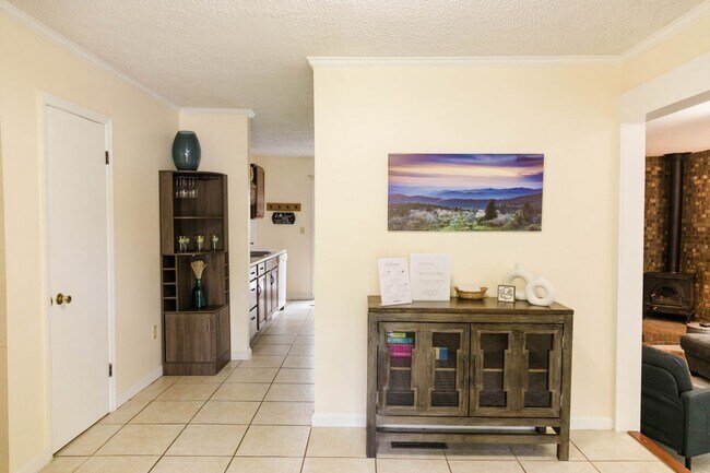 Photo - 39 Southwicke Dr