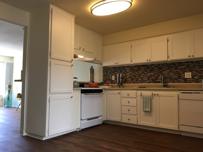 Photo - Villa Pacific Townhomes