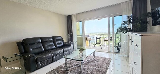 Photo - 1200 Hibiscus Ave Condo