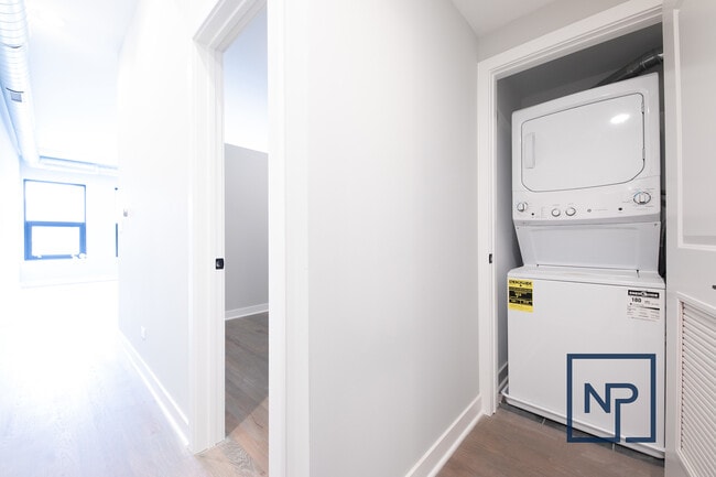 Photo - 1637 W Chicago Ave