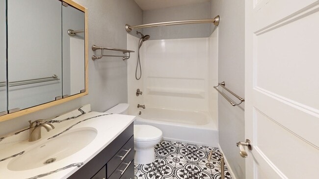 Photo - Fully Updated Large 1 Bedroom in Fairbanks! Available now!