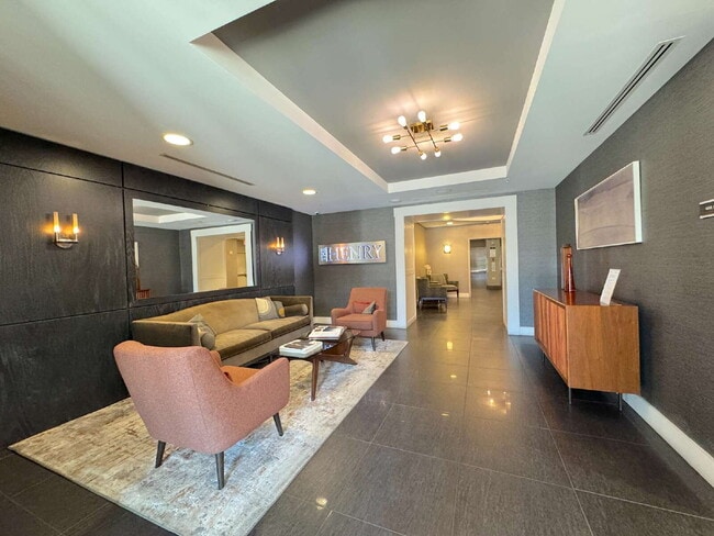 "Chic Urban Retreat: Stylish 1-Bed Condo with Hardwood Elegance in the Heart of Alexandria!"