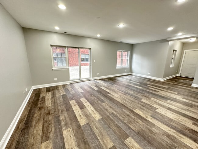 Photo - 3705 N Kedzie Ave