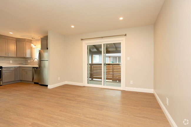 2BR 1BA-895 Sq Ft