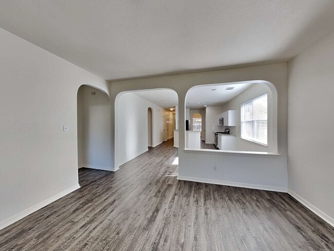 Photo - 411 Drake Ln