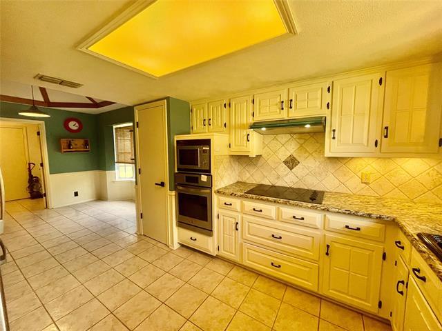 Photo - 918 New Bedford Ln
