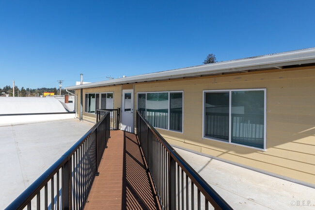 Building Photo - 2013 Columbia Blvd