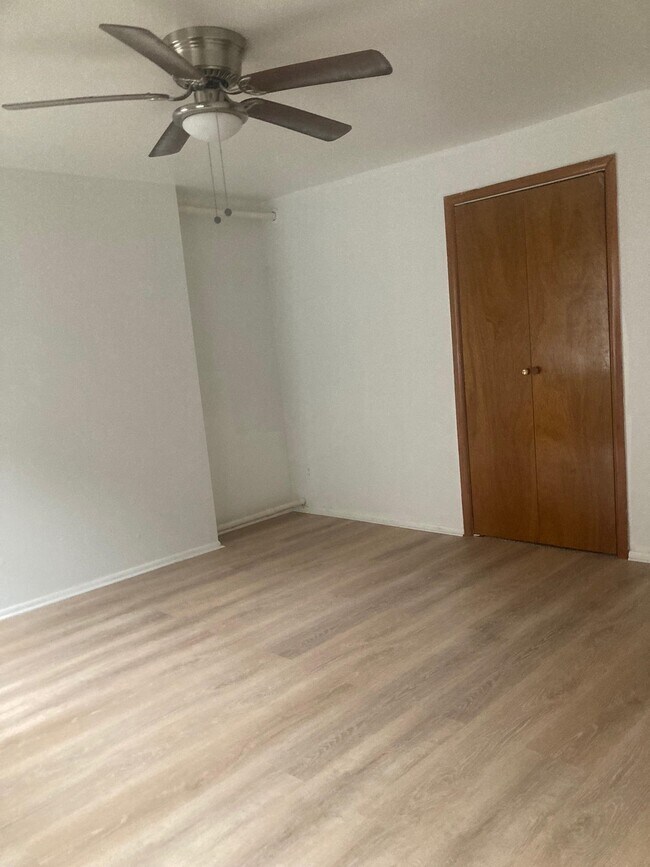 Photo - 527 Garden St