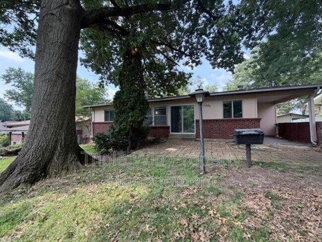Photo - 11050 Linnell Dr