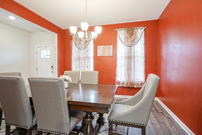 Photo - 32 Westmont Dr Unit Rm 5