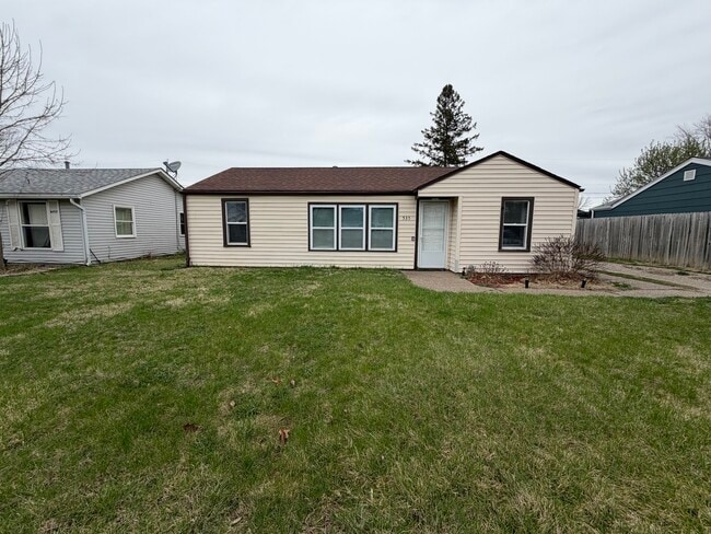 Building Photo - 535 15th Ave