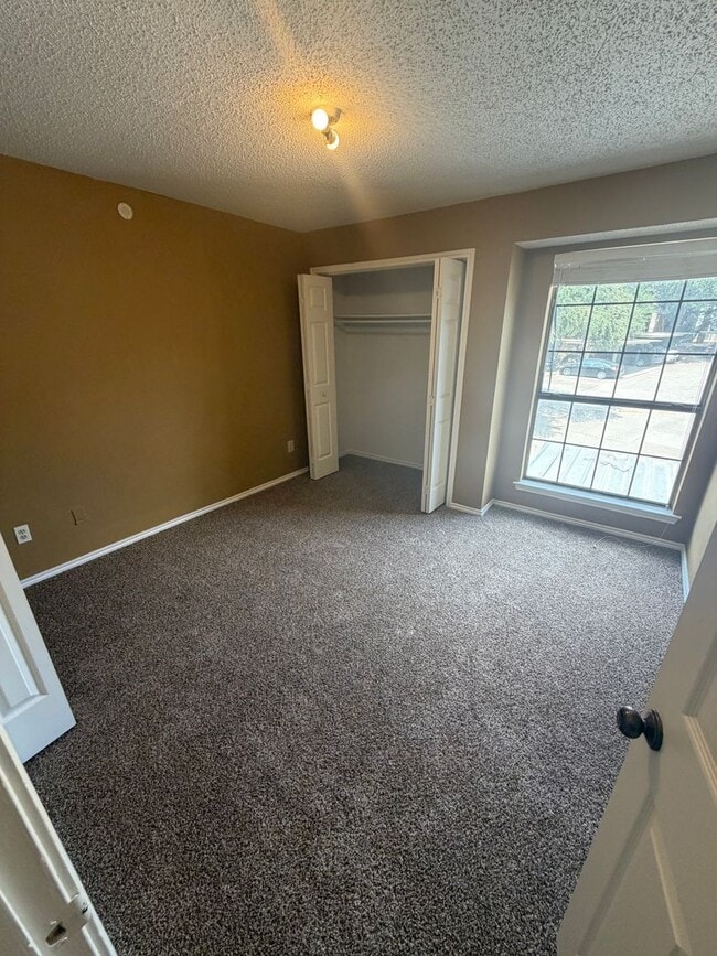 Photo - 9601 Forest Ln