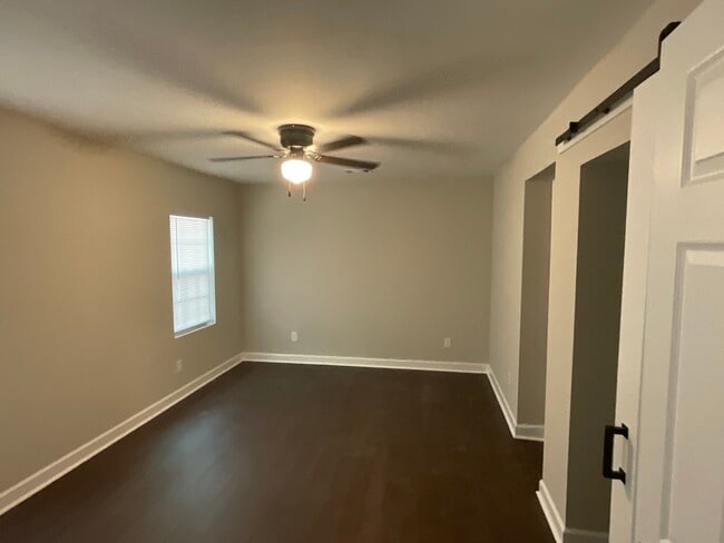 Photo - 5425 Herndon Blvd