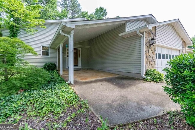 Photo - 330 Broken Lance Pl