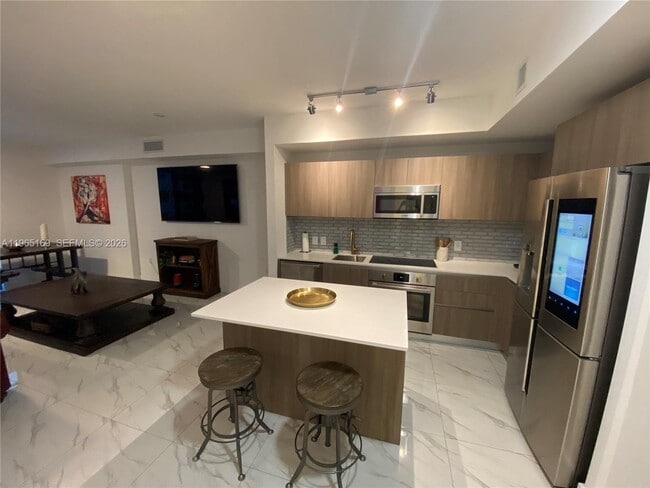 Photo - 201 SW 17th Rd Unidad 403