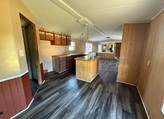 Photo - 615 S Bell St