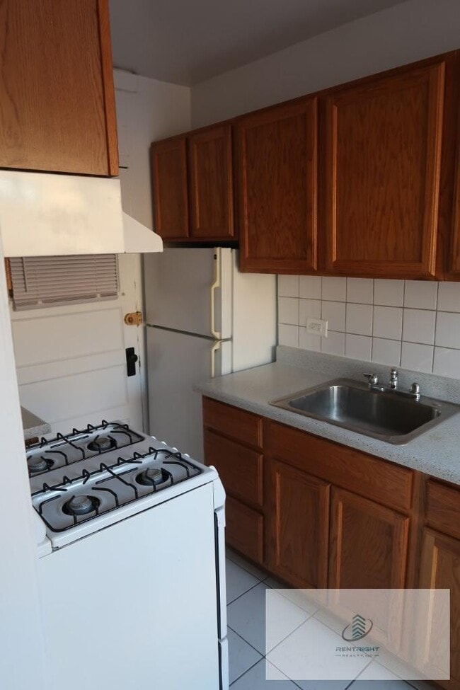 2617-25 W Gunnison