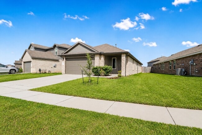 Photo - 5306 Evergreen Heights Ln