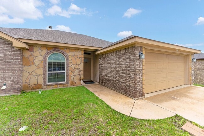 Photo - 6005 Newcastle Dr