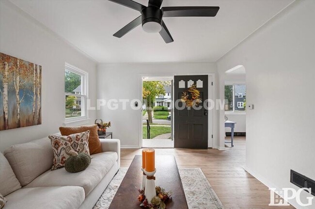 Photo - 2736 Northwood Ave