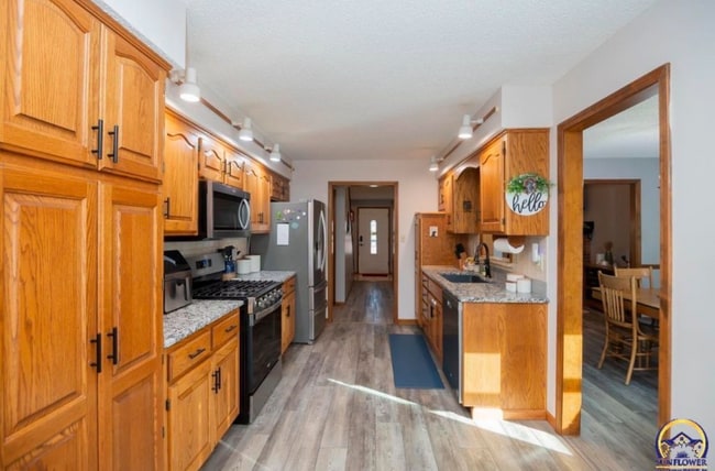 Photo - 2831 SW Bingham Rd