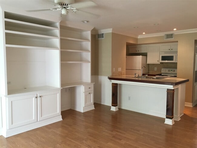 Building Photo - 18617 Egret Bay Blvd Unit 303 Rental