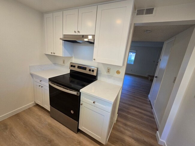 Photo - Spacious townhome in a well-maintained El Cajon complex