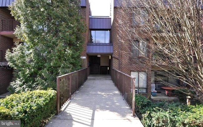 Building Photo - 132 Roberts Ln Unit 202 Rental