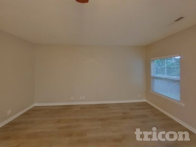 Photo - 1842 Warmingfield Dr