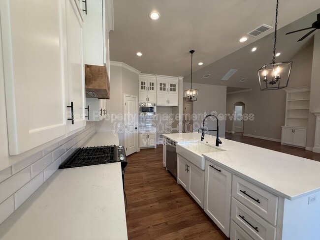 Photo - 801 N 5th St