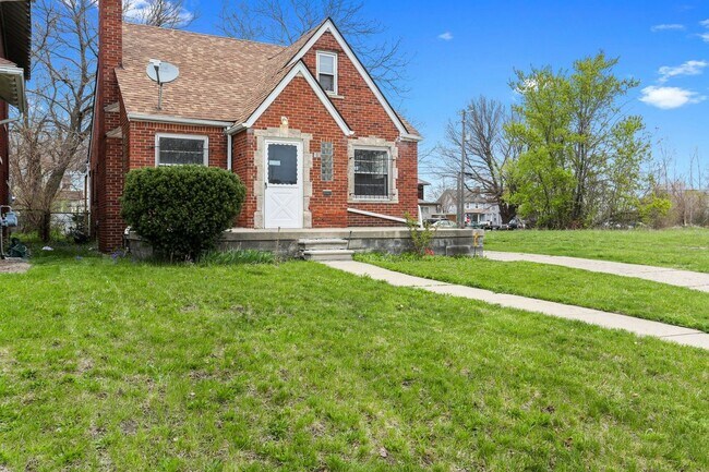 Photo - 159 Winona St