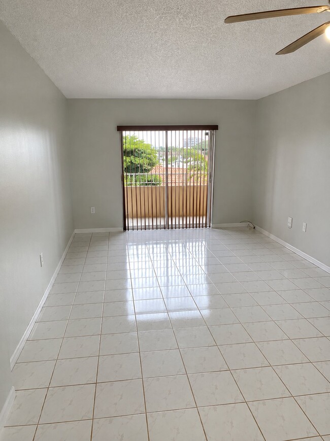 6090 W Flagler St Unit 307