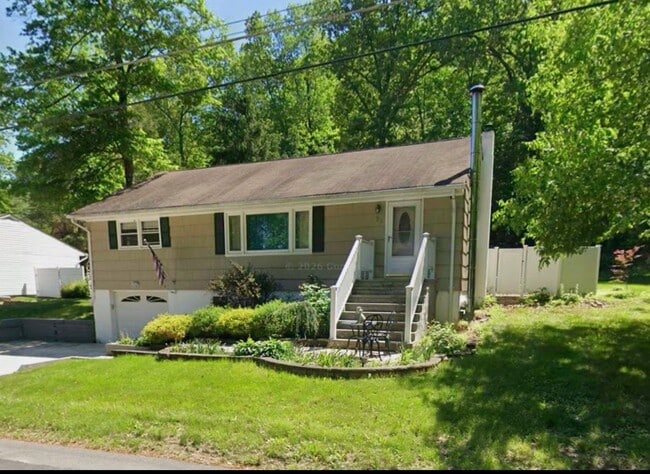 Building Photo - 25 Old Creamery Rd