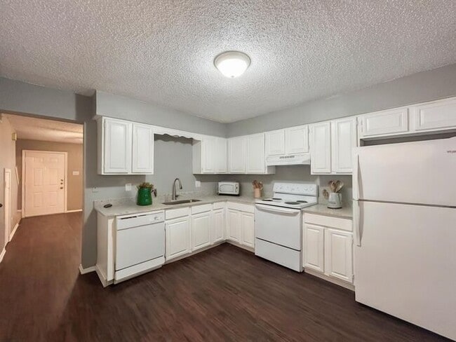 Photo - 610 Wolftrap Dr