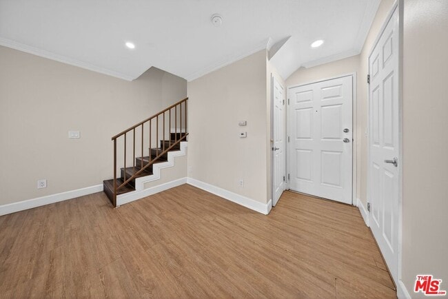 Photo - 11063 Cumpston St