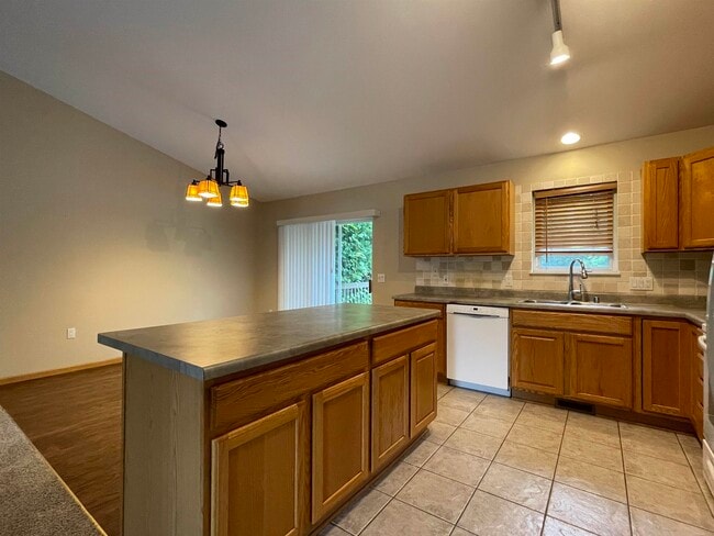 Photo - 6442 Urich Terrace