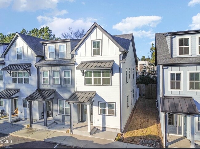 Building Photo - 4801 Gossamer Ln