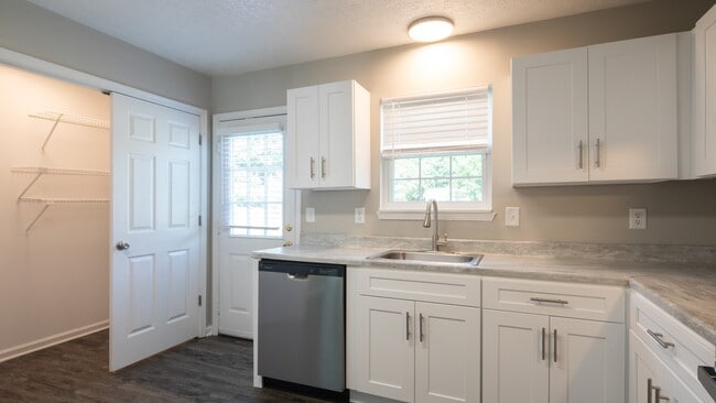 Photo - Yorkview Apartments