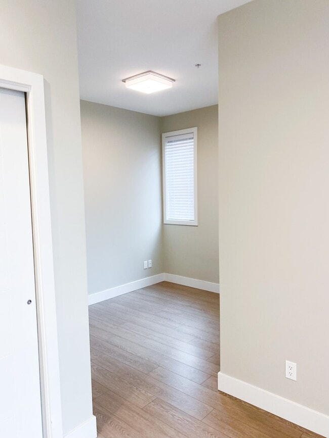 Photo - 45513-45513 Market Way