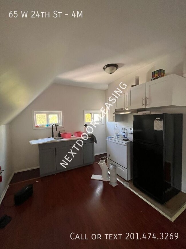 Building Photo - 65 W 24th St Unit 4M