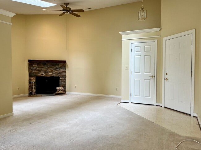 Photo - Charming 2 Bedroom/2 Bathroom Apartment Unit in Pond Condos!