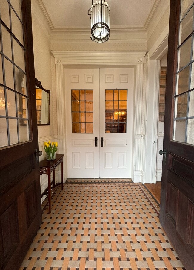 Pine Street - Pine Street House