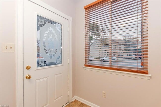 Photo - 3764 Chimney Creek Dr