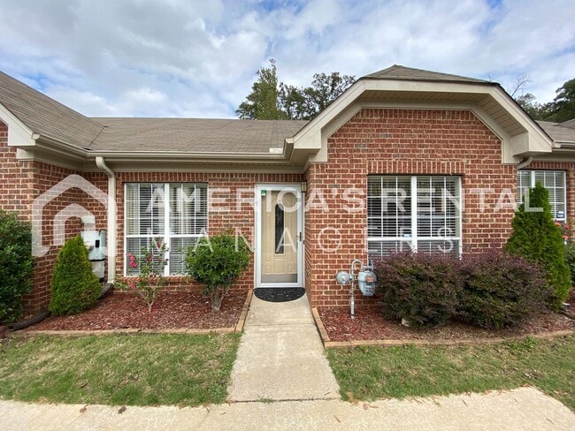 Building Photo - Cozy Home with Fenced-In Backyard for Rent in Bessemer! COMING SOON!