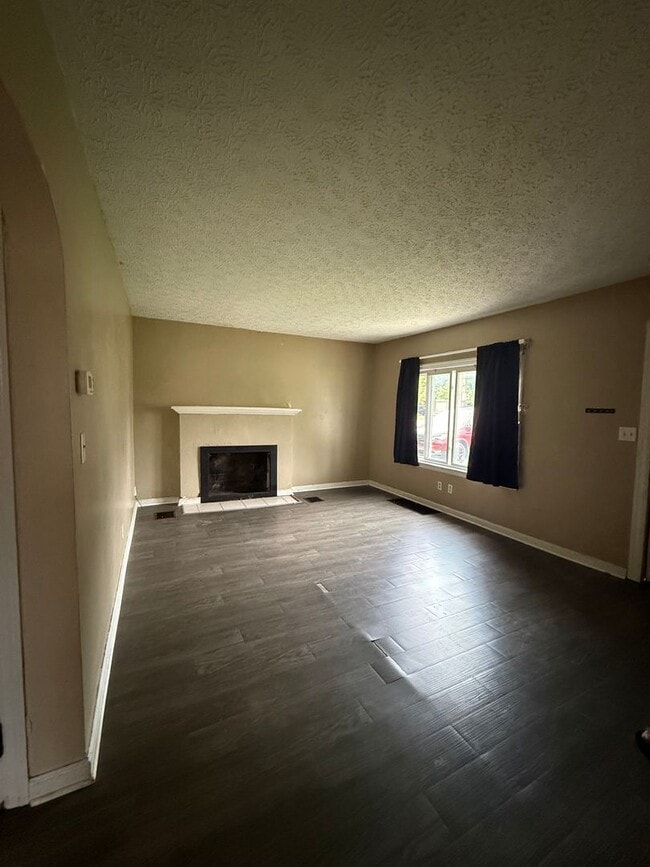 Photo - 3 bedroom 1 bath $1500