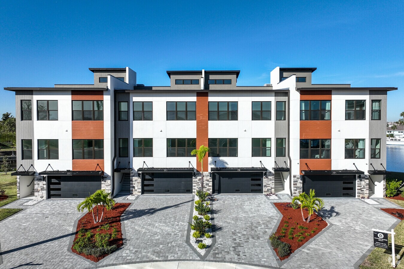 Photo - 771-777 Gran Kaymen Way