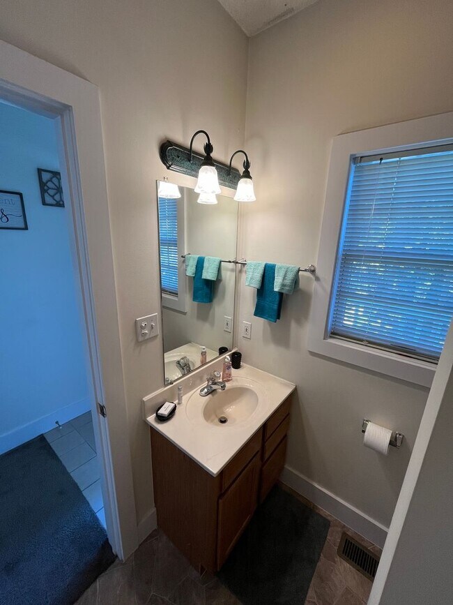 Photo - One bedroom, walking distance to Downtown!